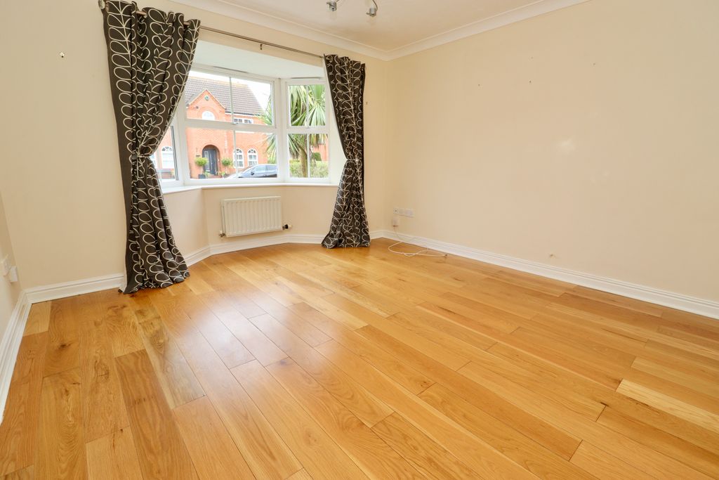 Property photo 3 of 16 Img_1932