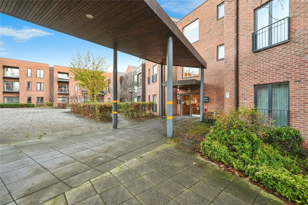 Property photo 2 of 15 Picture No. 16