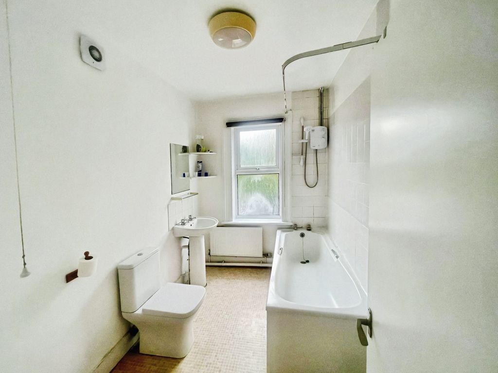 Property photo 3 of 4