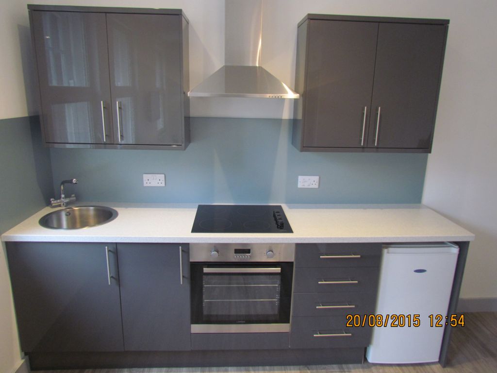 Property photo 3 of 7 Kitchen