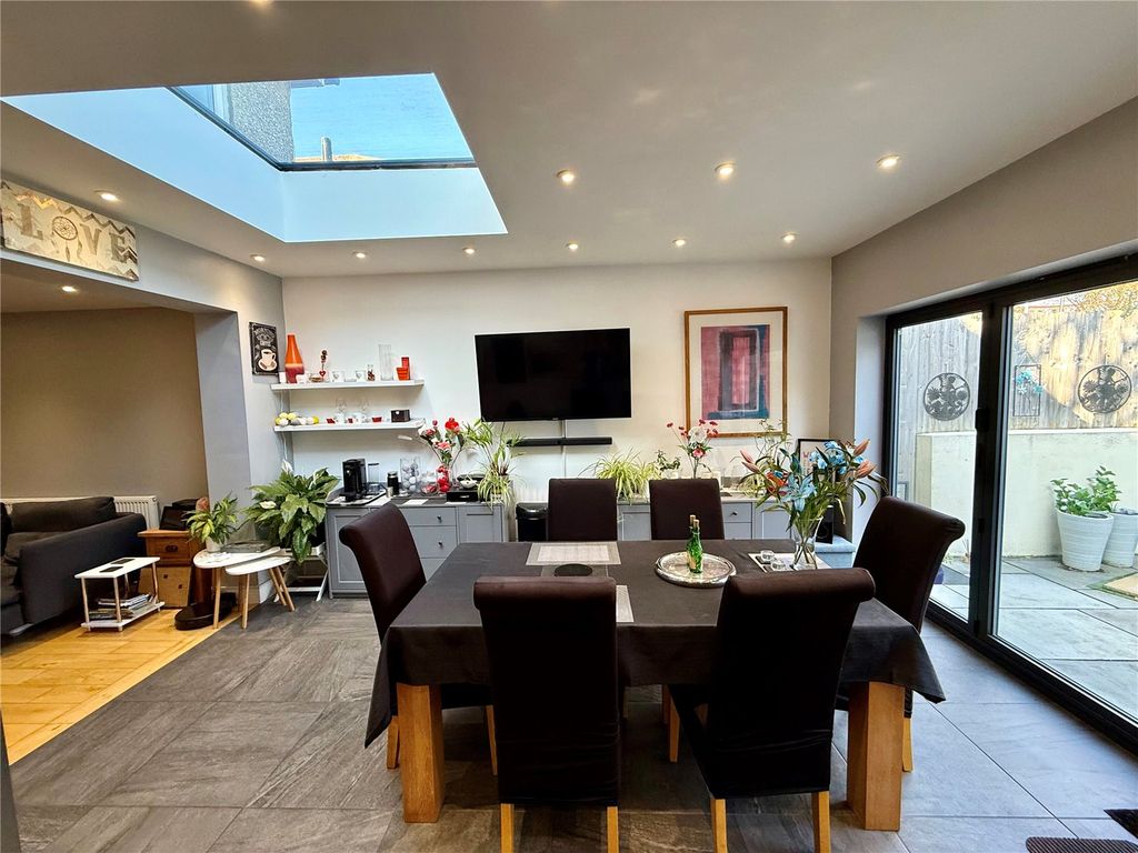 Property photo 3 of 10 Dining