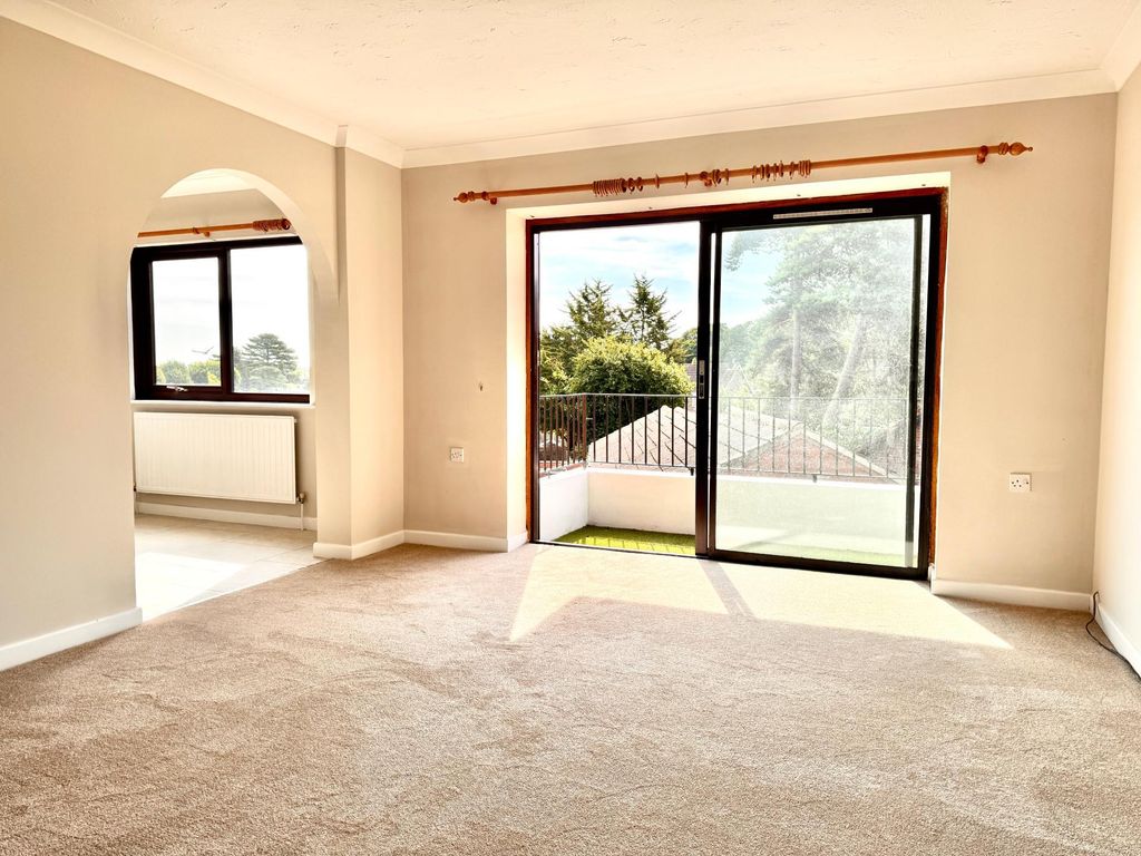 Property photo 2 of 11 Photo 1