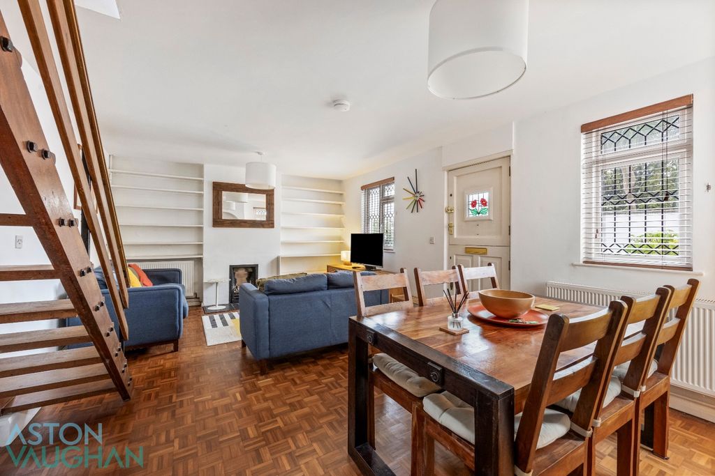 Property photo 3 of 15 5599272