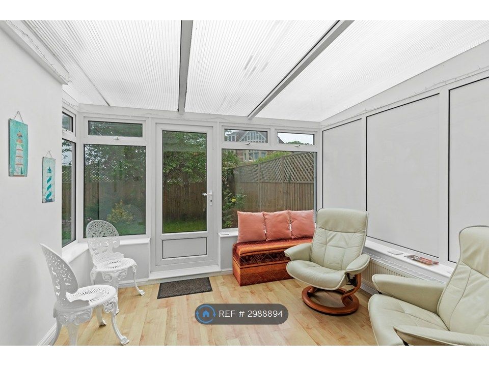 Property photo 2 of 27