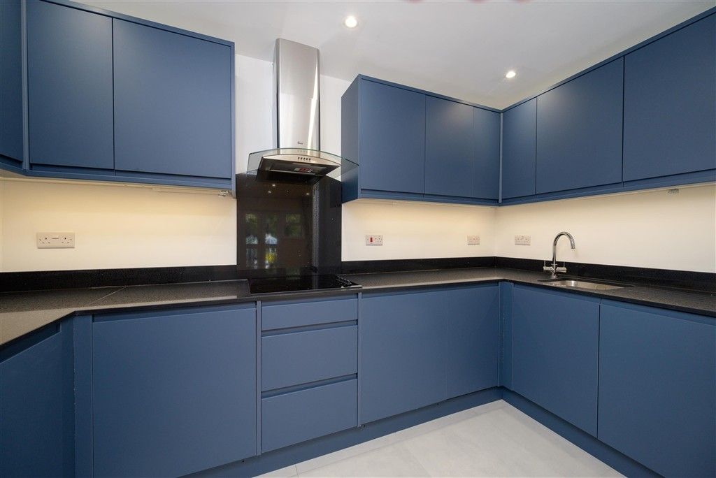Property photo 3 of 16 Kitchen
