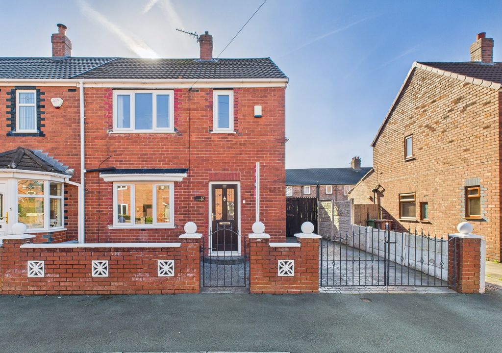 Property photo 1 of 31