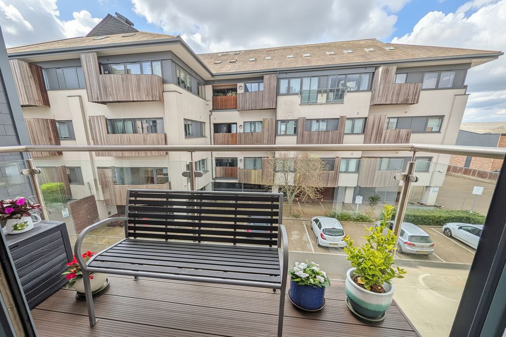Property photo 2 of 8 New Balcony To Use