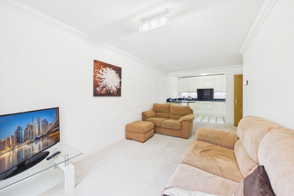 Property photo 3 of 12 Picture No. 08