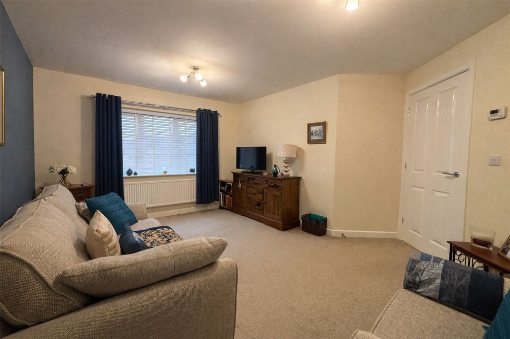 Property photo 2 of 8 Picture No. 09