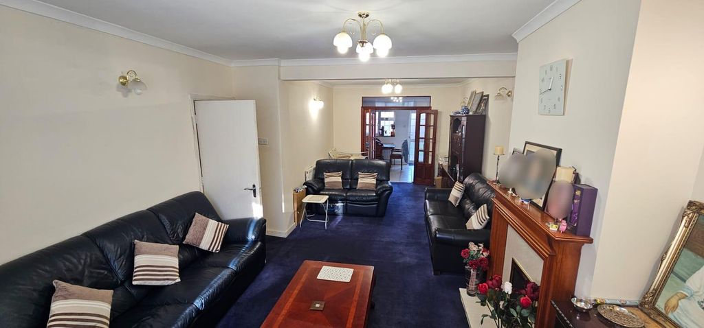 Property photo 3 of 25