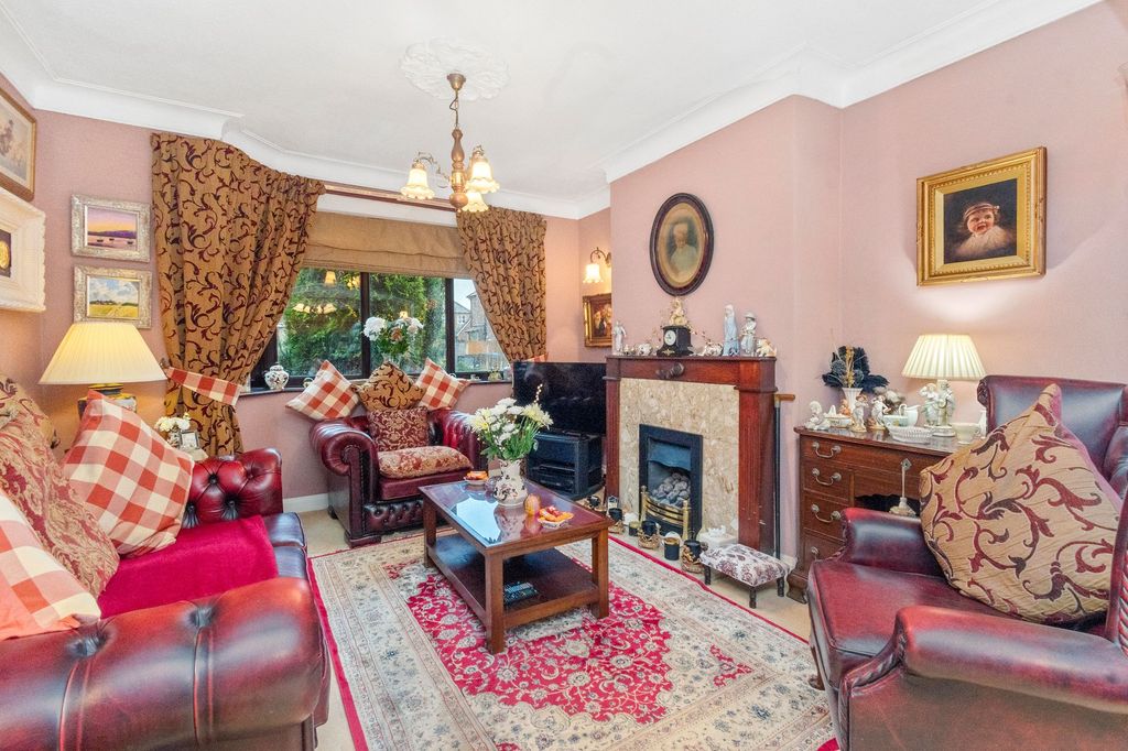 Property photo 2 of 43