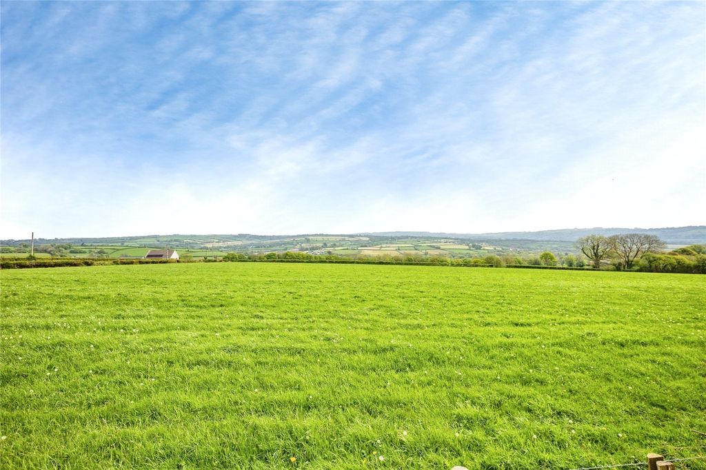 Property photo 1 of 25 Picture No. 08