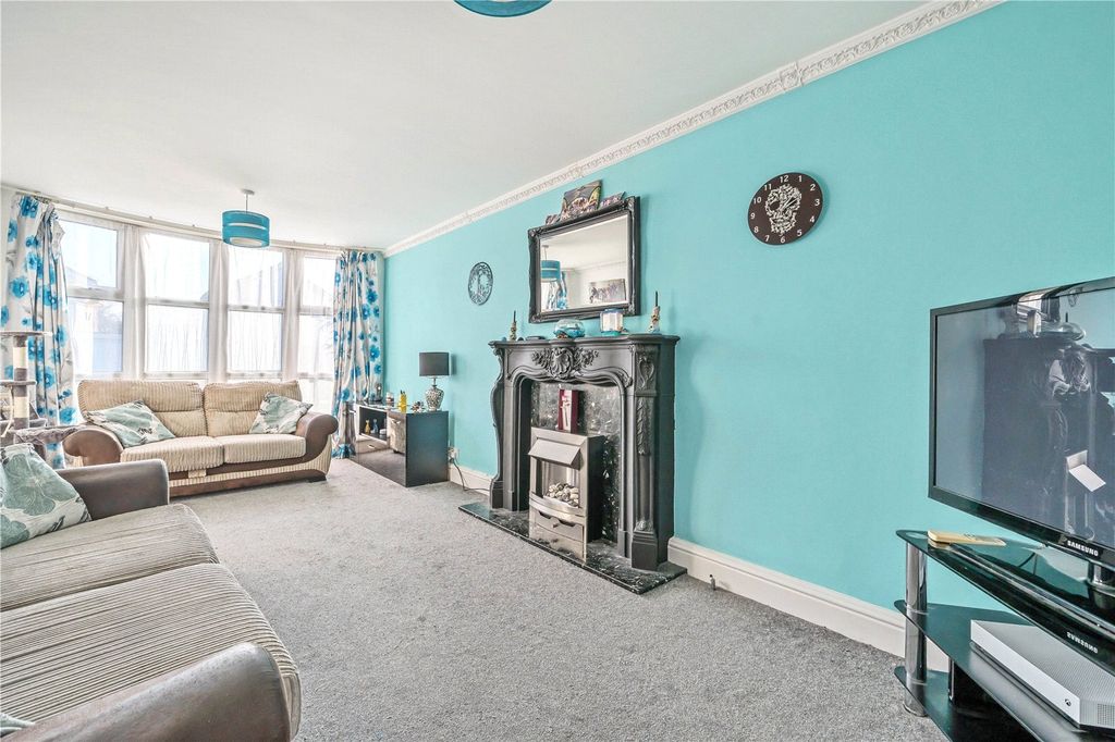Property photo 3 of 12 Picture No. 04