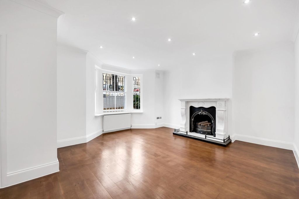 Property photo 1 of 14 Reception