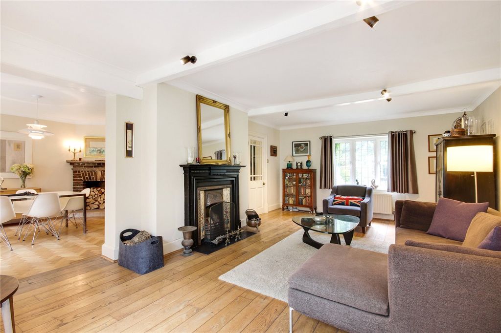 Property photo 2 of 15 Sitting Room