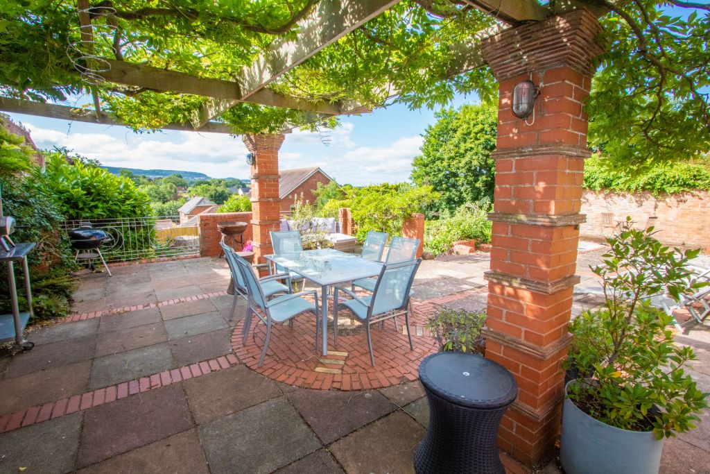 Property photo 3 of 41 Terrace