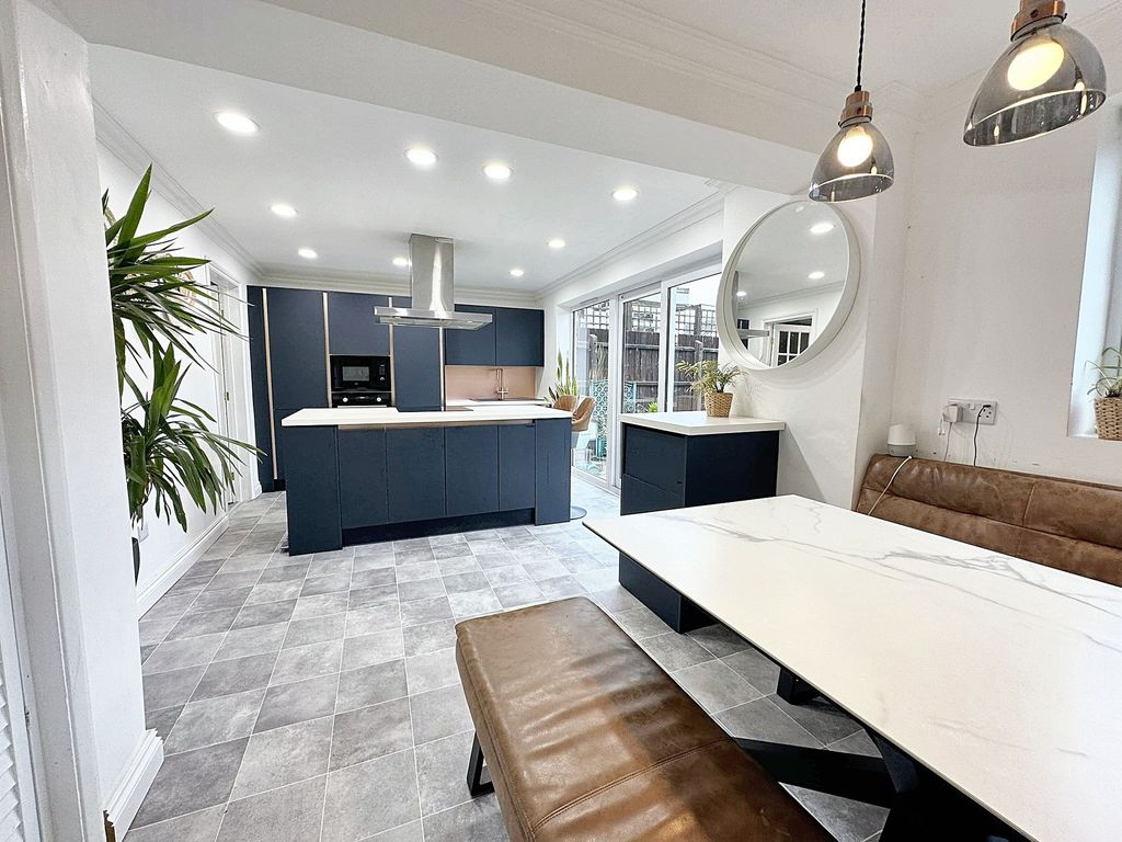 Property photo 3 of 16 Kitchen/Diner