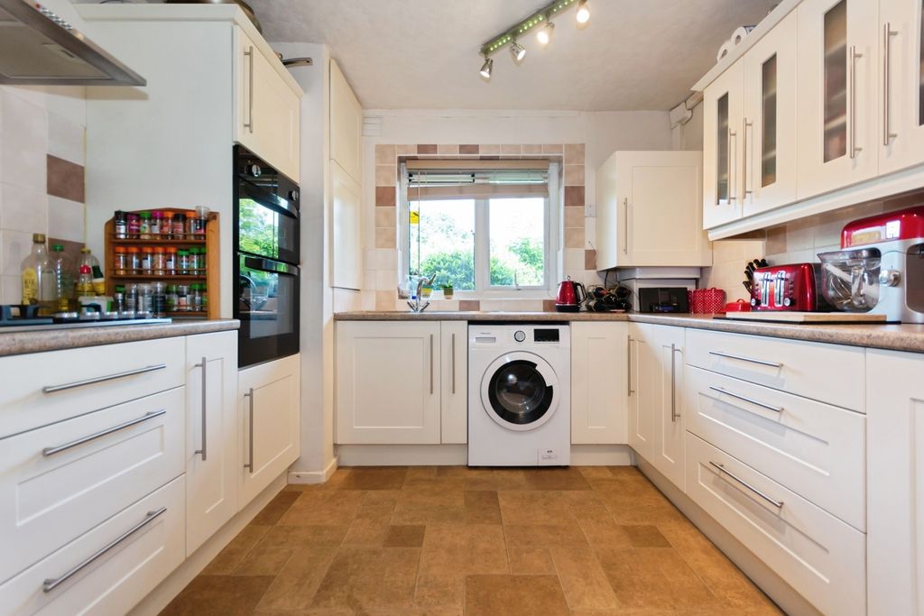 Property photo 2 of 17 Photo