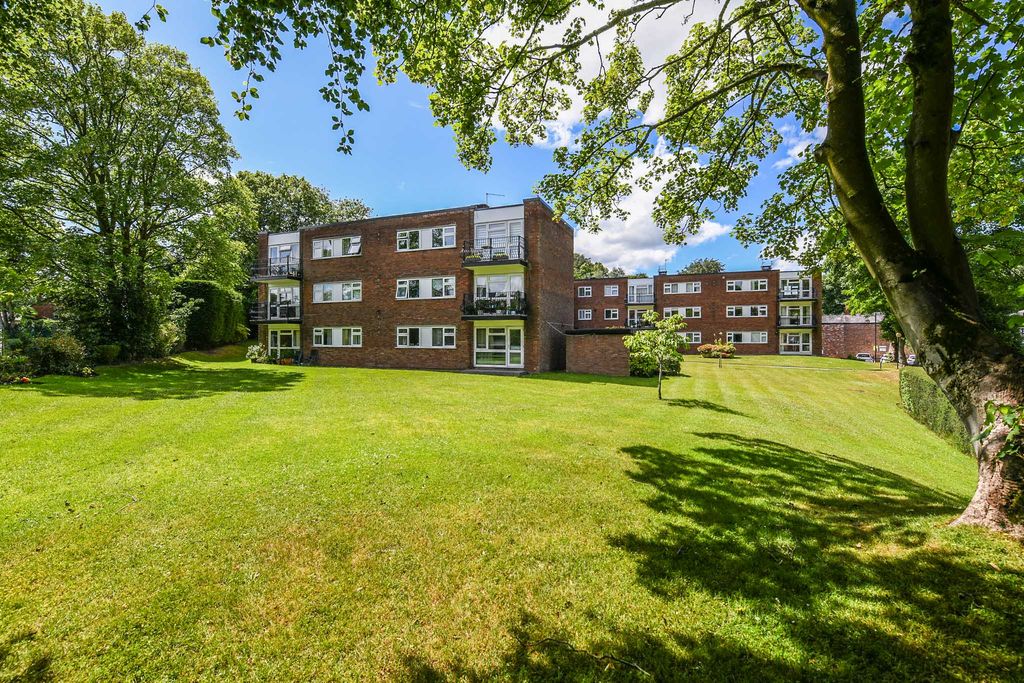 Property photo 1 of 16 External/ Communal Gardens