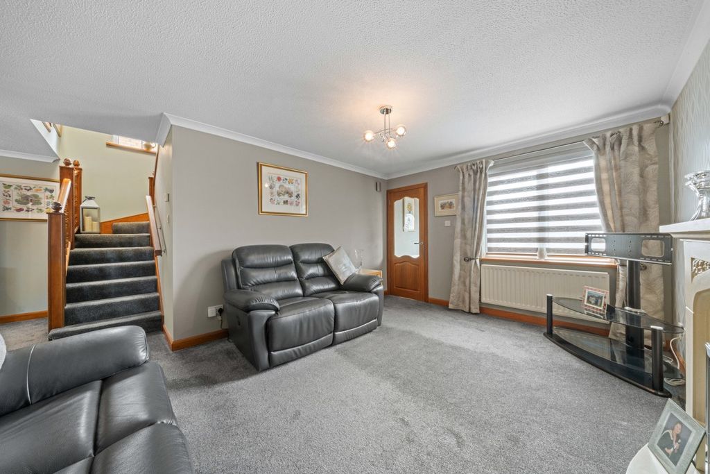 Property photo 3 of 38