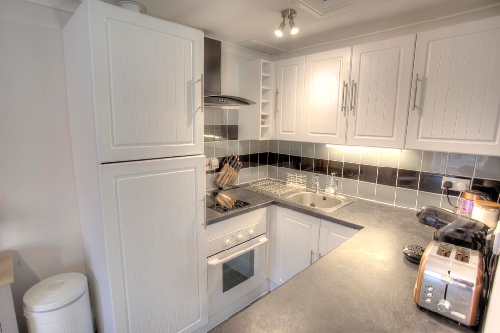 Property photo 3 of 11 Photo 7