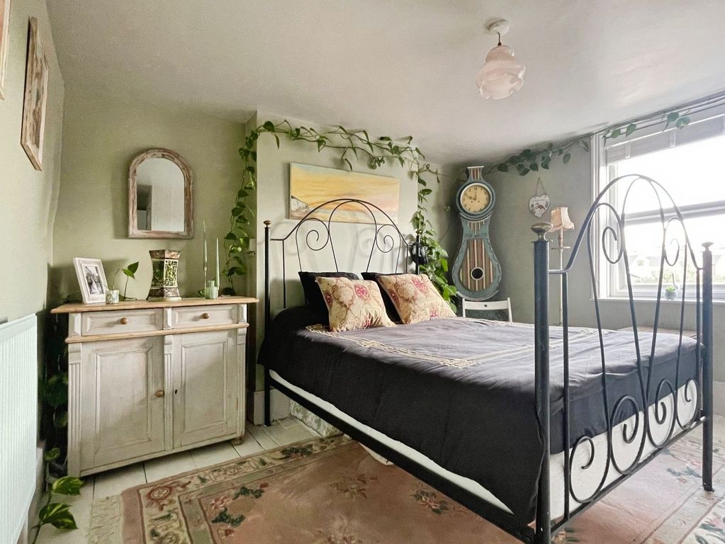 Property photo 2 of 26