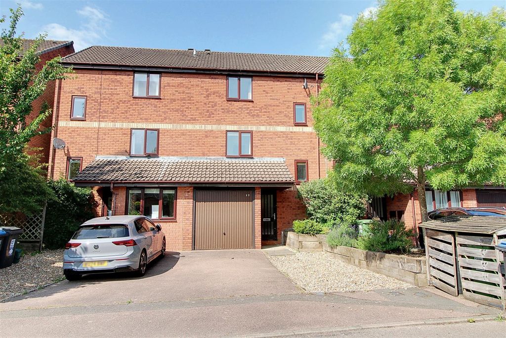 Property photo 1 of 17