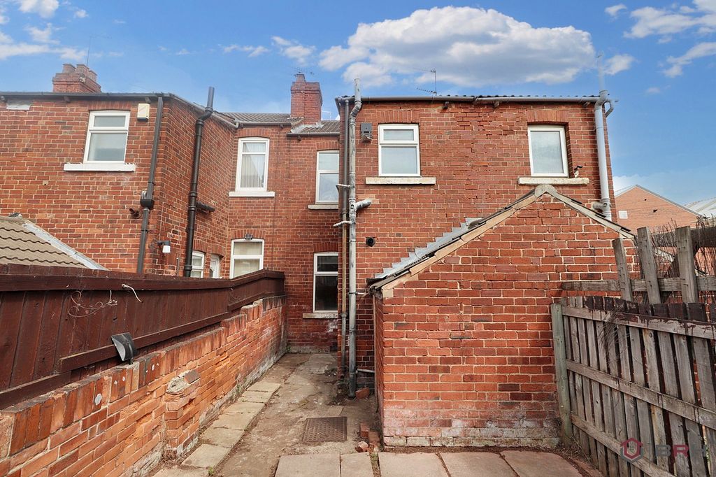 Property photo 2 of 14