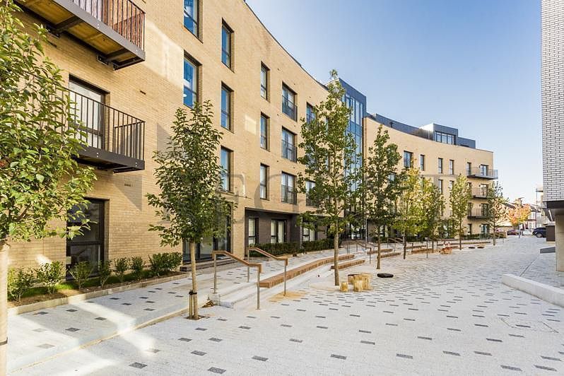 Property photo 3 of 11 Outside