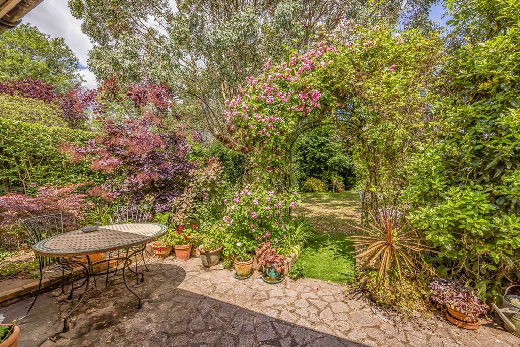 Property photo 3 of 36