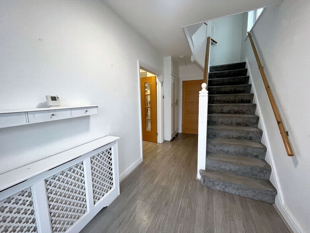 Property photo 2 of 9 Photo 1