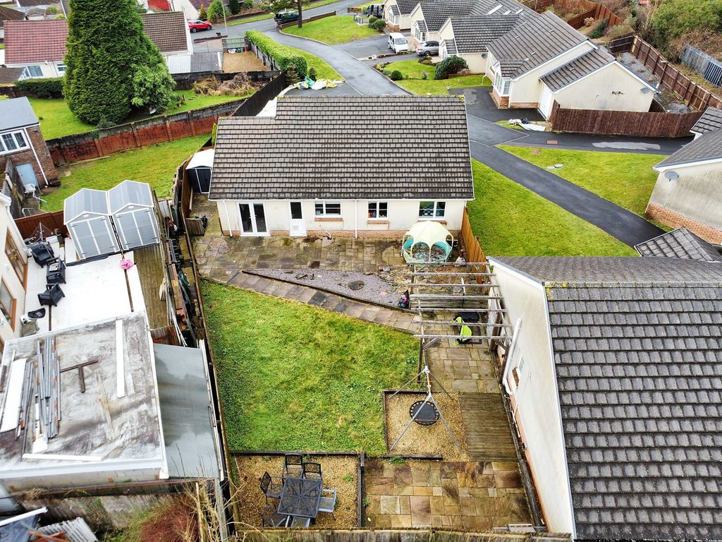 Property photo 2 of 39