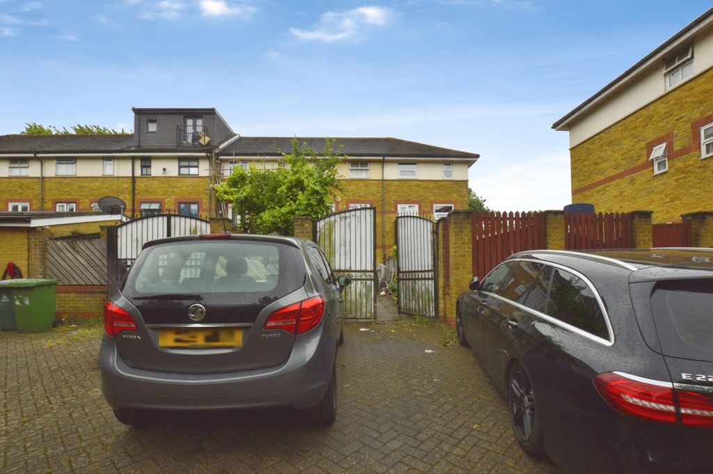 Property photo 2 of 11 Pbox-Img.Jpg