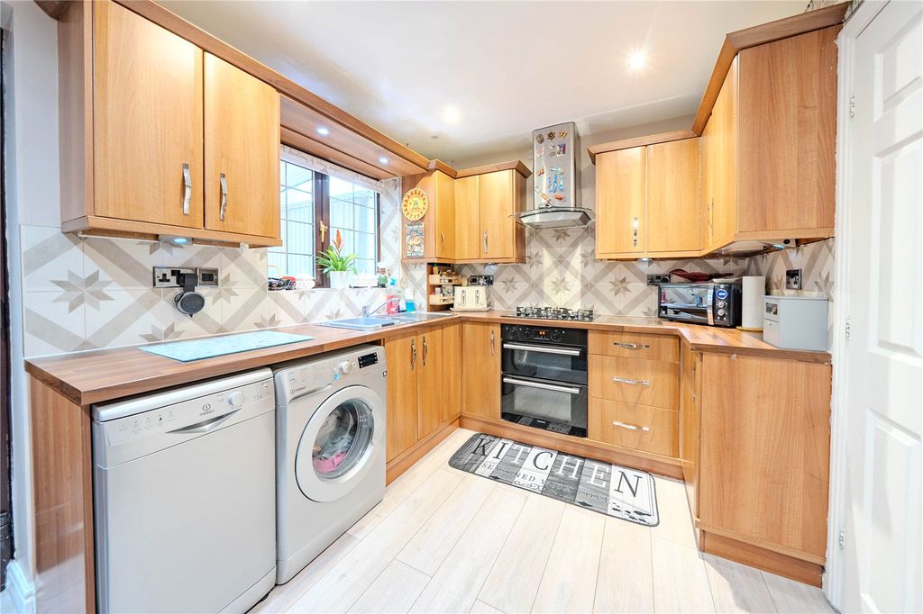 Property photo 3 of 22 Picture No. 05