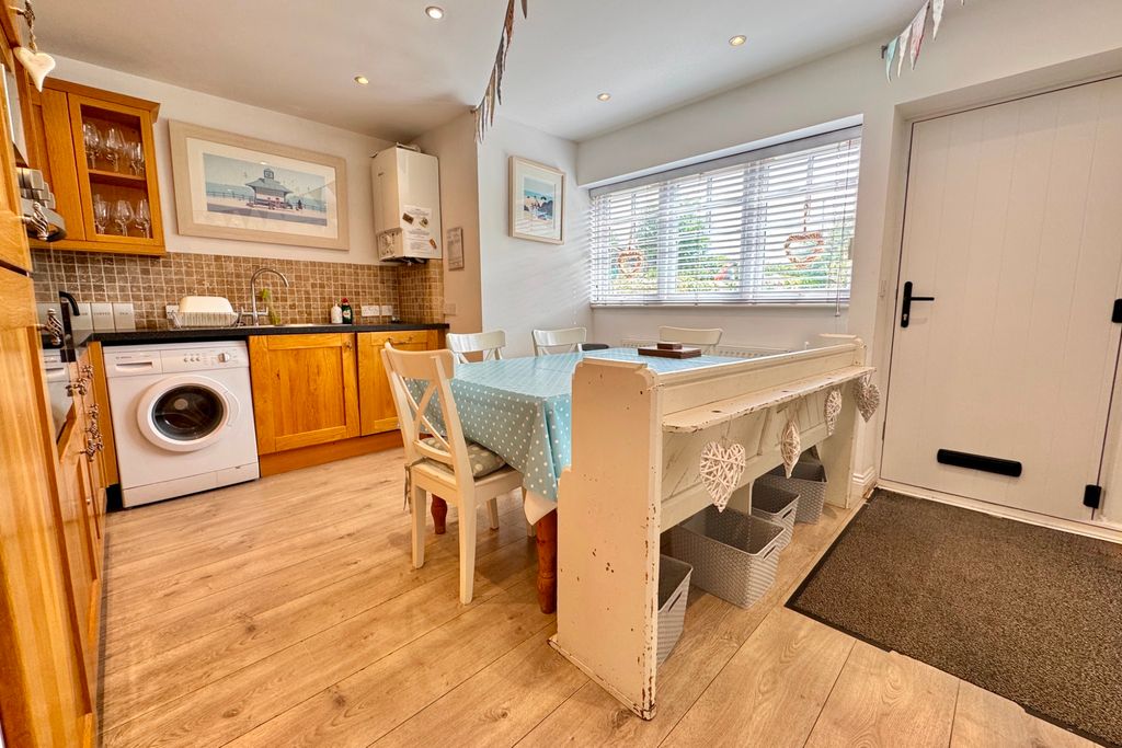 Property photo 3 of 13 Kitchen/Dining Room