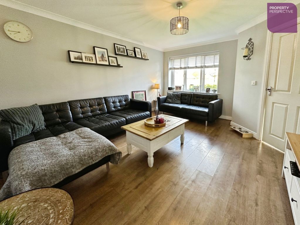 Property photo 2 of 14 Lounge