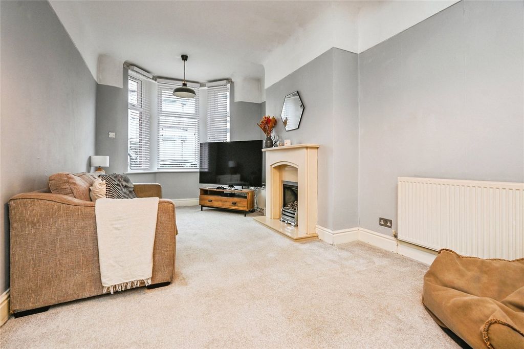 Property photo 2 of 15 Picture No. 09