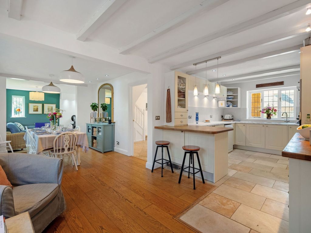 Property photo 3 of 51