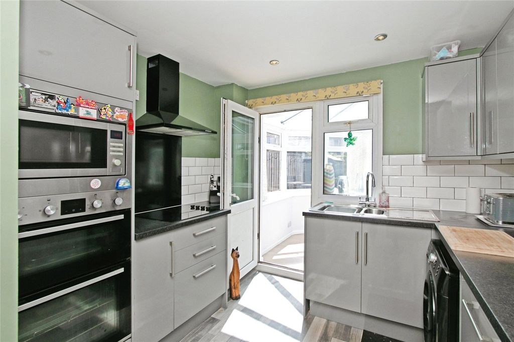 Property photo 2 of 16 Kitchen