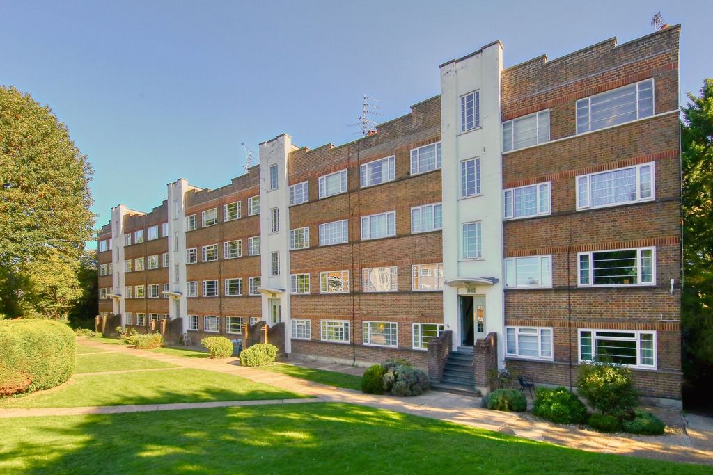 Property photo 1 of 12 Photo 11