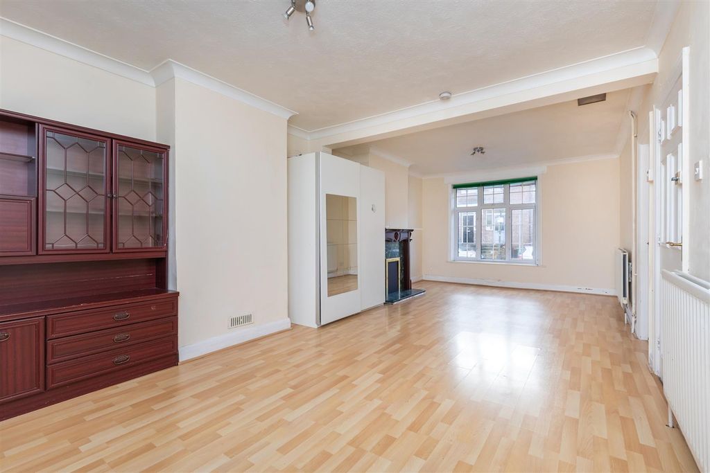 Property photo 2 of 10 May Road-5.Jpg