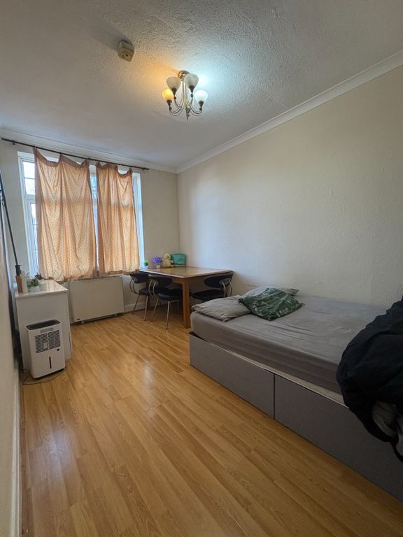 Property photo 3 of 6