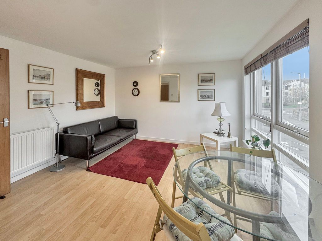 Property photo 3 of 11 Photo 4