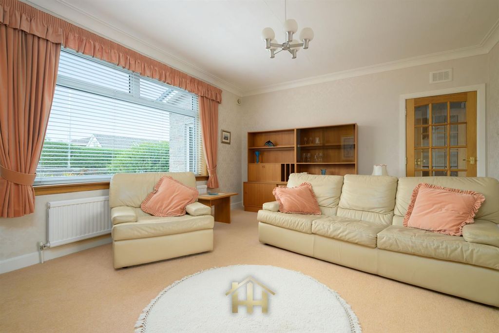 Property photo 3 of 35 4Strathmorest-0010.Jpg