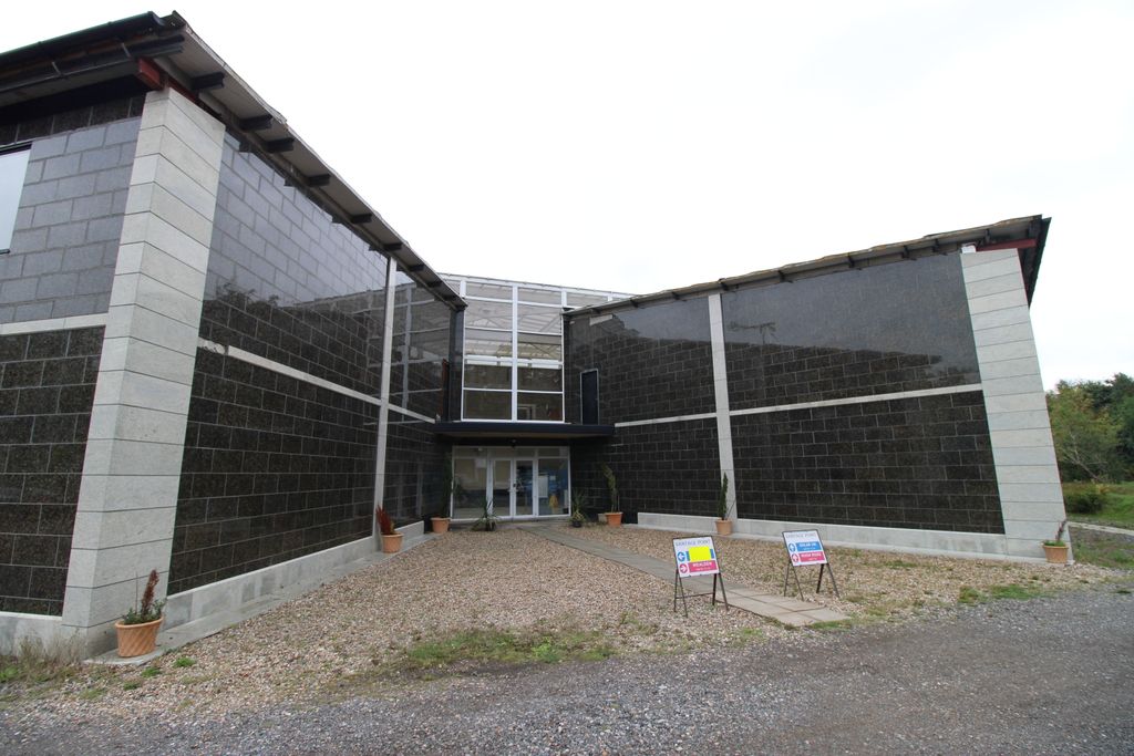 Property photo 1 of 8