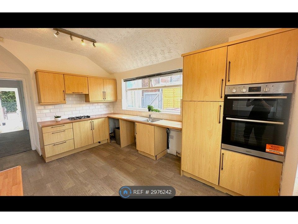 Property photo 1 of 35