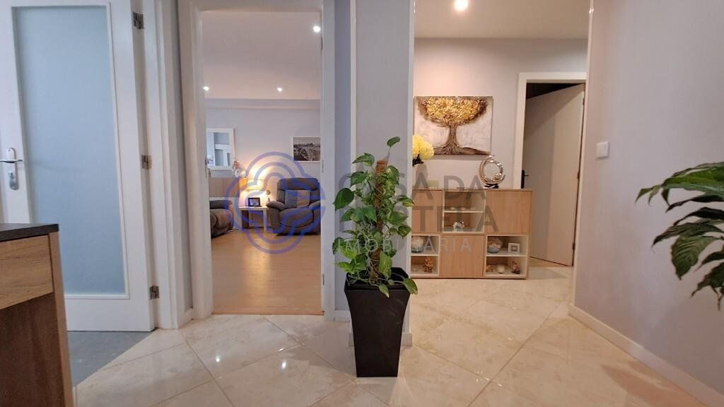 Property photo 2 of 30