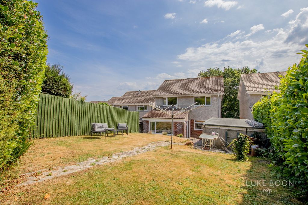 Property photo 3 of 18