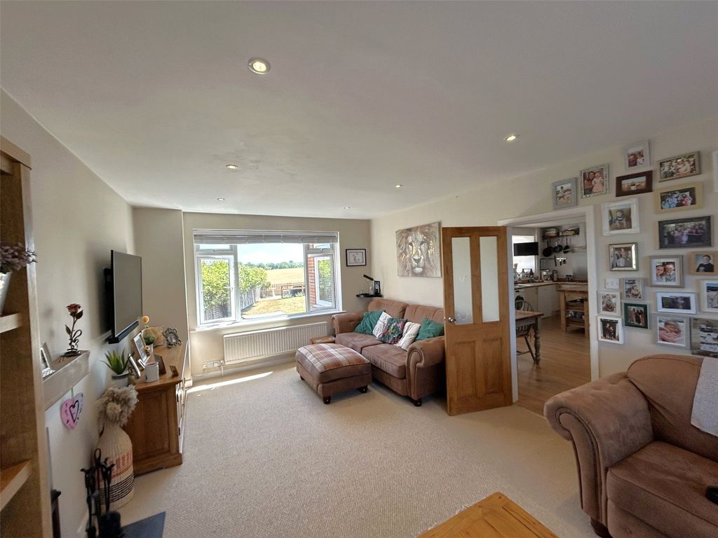 Property photo 3 of 13 Picture No. 01