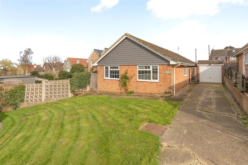 Property photo 1 of 16 Shearwater Avenue, Whitstable